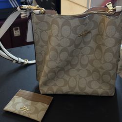 Authentic coach purse n matching wallet