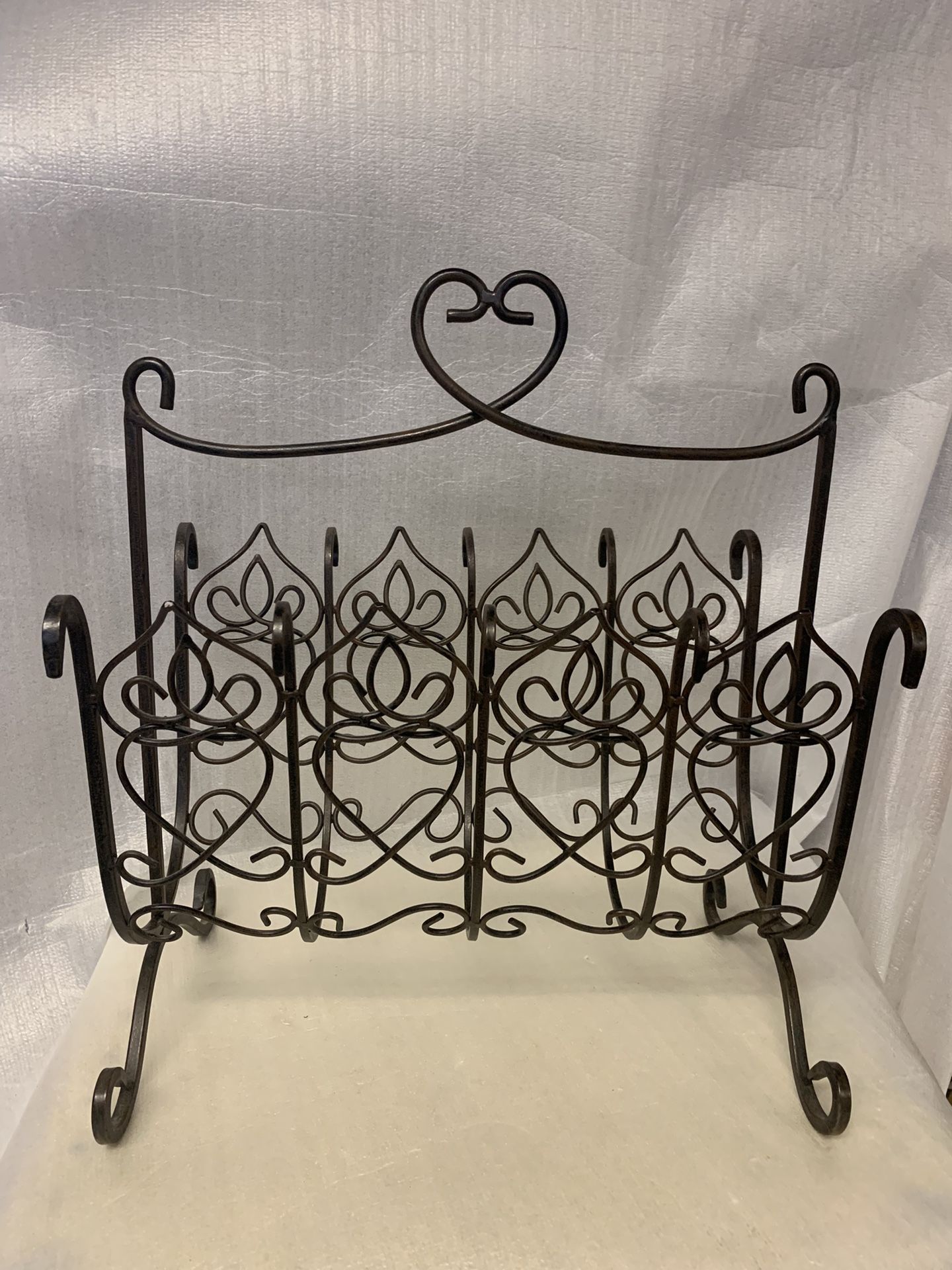 SOUTHERN LIVING AT HOME DAVISTOWN MAGAZINE RACK TOWEL HOLDER WROUGHT IRON