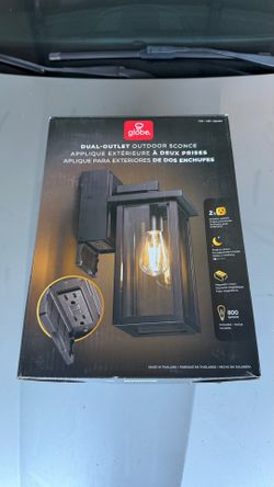 Outdoor wall light