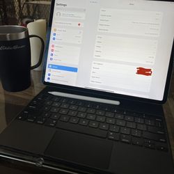 12.9 iPad Pro 3rd Gen With Magic Keyboard And Apple Pencil 