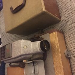Nice vintage slide projector works great only $30 firm