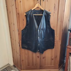 Leather concealment vest. XXL