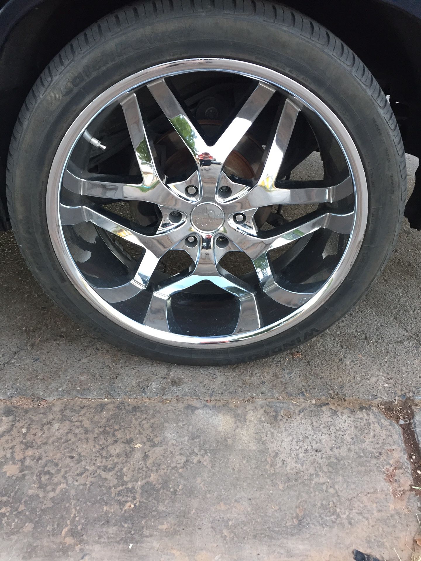 24” 6 lug rims with new tires $450 obo plus stocks for a Tahoe