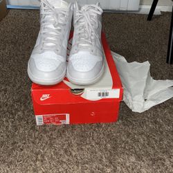 Nike Dunk High Retro