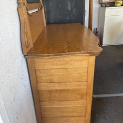 Dresser With Mirror
