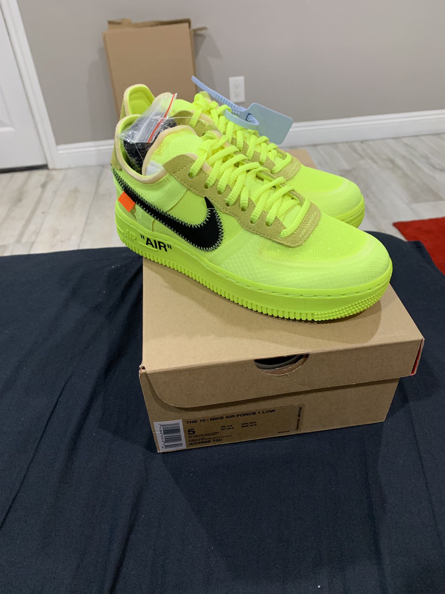 Off White Nike Air Force 1 “MOMA” size 11 for Sale in Los Angeles