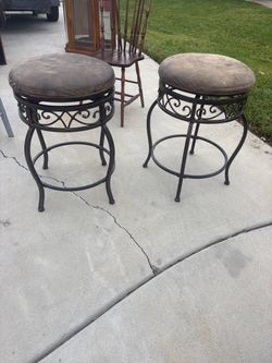 Set of 2 Swivel Bar Stools