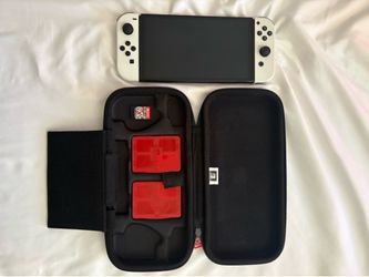 Nintendo Switch OLED White Bundle with Mario Kart 8 & Box