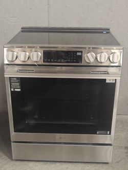 LG Appliances 30 Inch Slide-In Smart Induction Range with 5 Elements, 6.3 cu. ft. ProBake Convection® Oven, UltraHeat™ Element (LSIL6336XE-D-A153)
