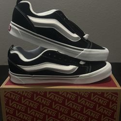 Knu Skool Vans - Black and White