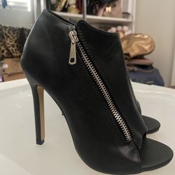 Beautiful Uncle Boots Size 6.5