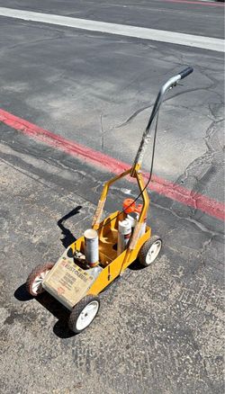 Rust-Oleum Striping Machine With Extra Paint
