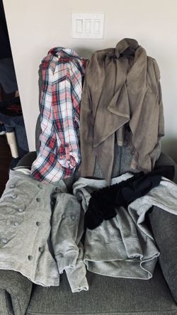 Young Adult Women’s Sz M 4pc Lot J Crew, Vigoss, Cotton On