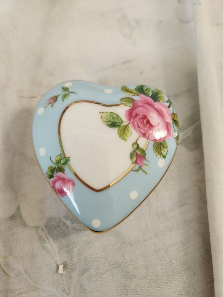 heart trinket box