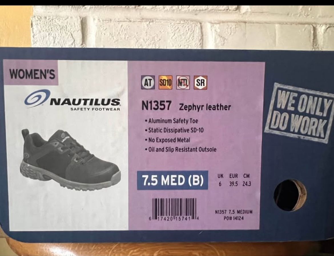 Leather Safety Shoes - Women’s Size 7.5