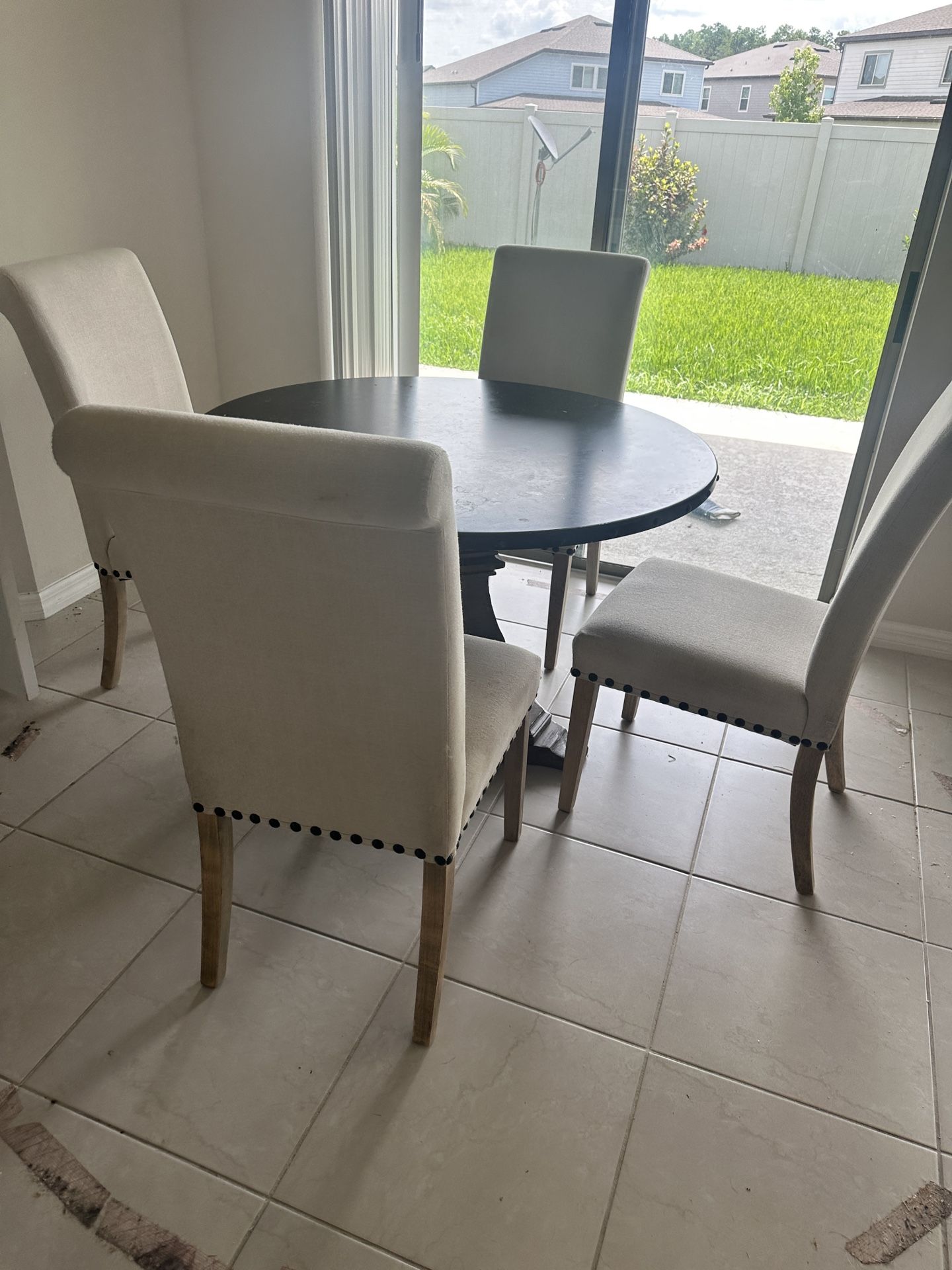 Round Dining Table 4 Chairs