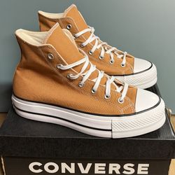 $45 Women’s Converse Platform Brand New Size 9.5