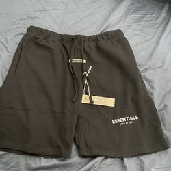 Essentials Short 