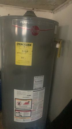 Water heater like new only used in new house for one month