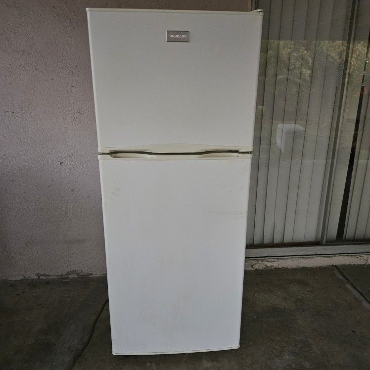 Frigidaire Refrigerator