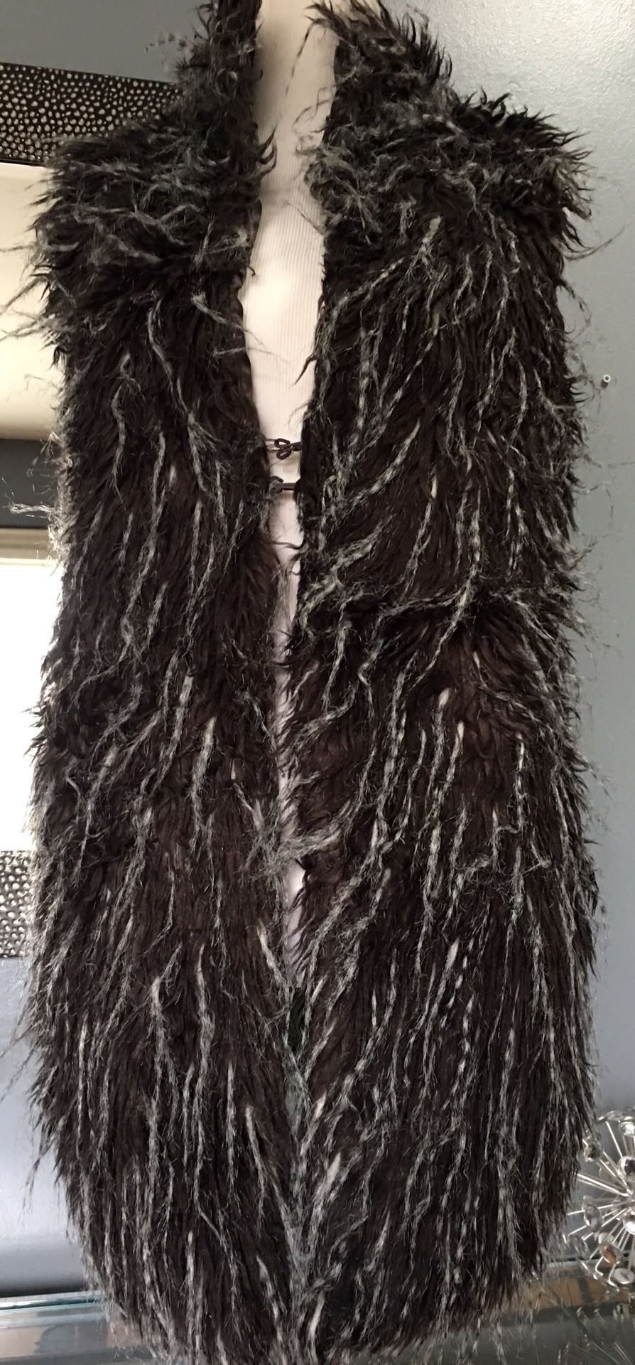 Adrianna Papell faux fur long vest/ small