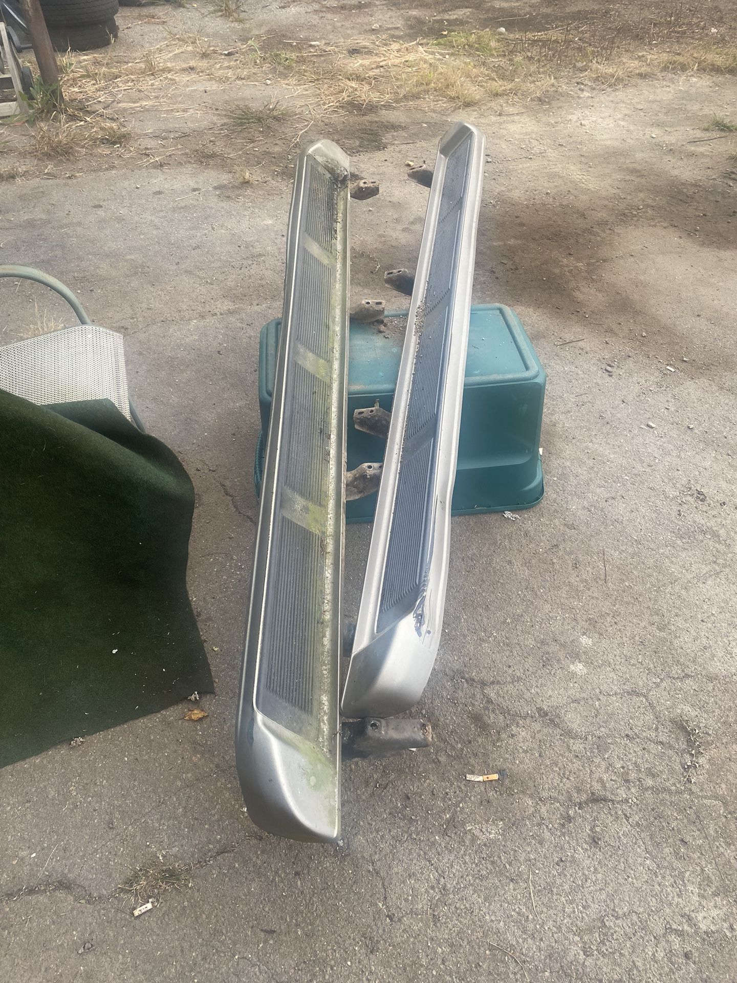 01 to 07 Toyota Sequoia running boards used