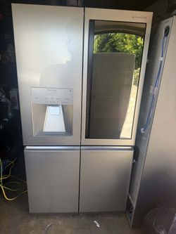LG SIGNATURE STAINLESS STEEL DOOR IN DOOR SMART COUNTER DEPTH 4 DOOR REFRIGERATOR