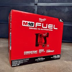Milwaukee M18 FUEL Brushless Cordless 18-Gauge 1/4” Narrow Crown Stapler (Tool Only)