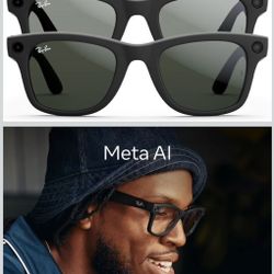 Ray-Ban Meta Wayfarer (Gen 1), Matte Black / Clear to Transitions®, Standard And Large 