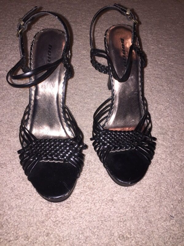 BRAND NEW BLACK HEELS