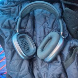 Apple Airpod Max 2 (Missing Left Cushion)