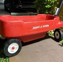 Radio Flyer Red Plastic Wagon