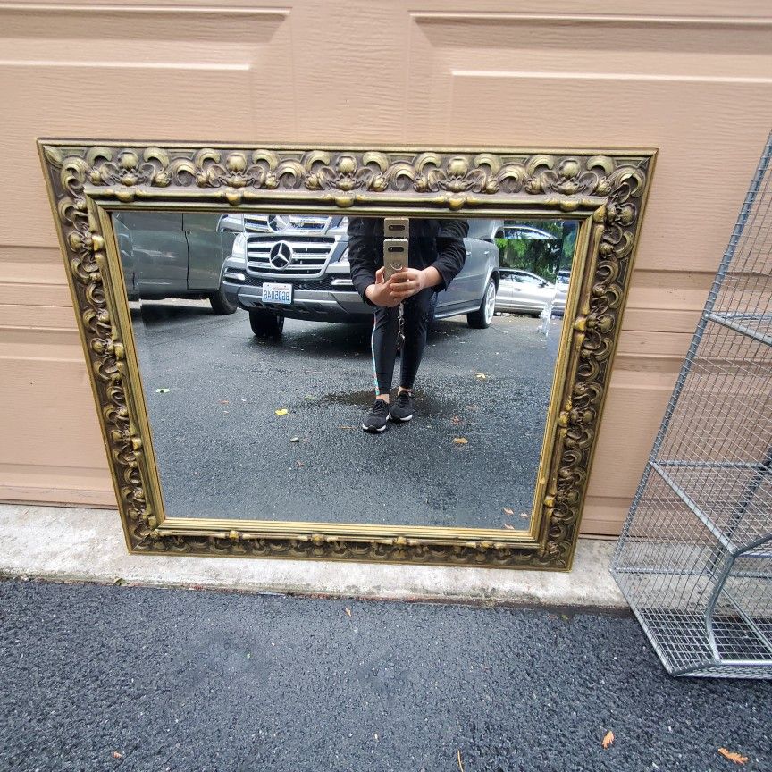 Beautiful Large Antique Gold Mirror Lotus .Bombay Furniture Made In USA. Beveld. Only $50 Price To Sell Fast 