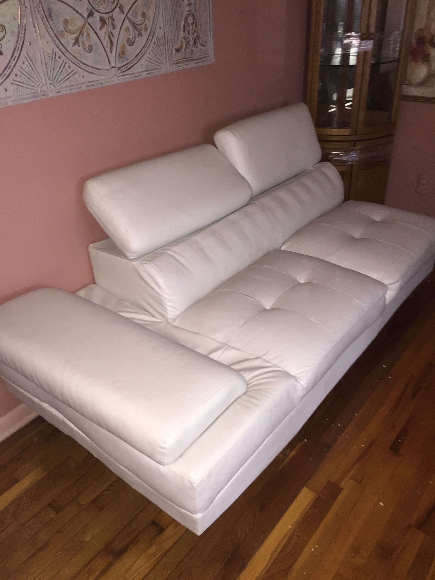 White leather sectional couch 🛋