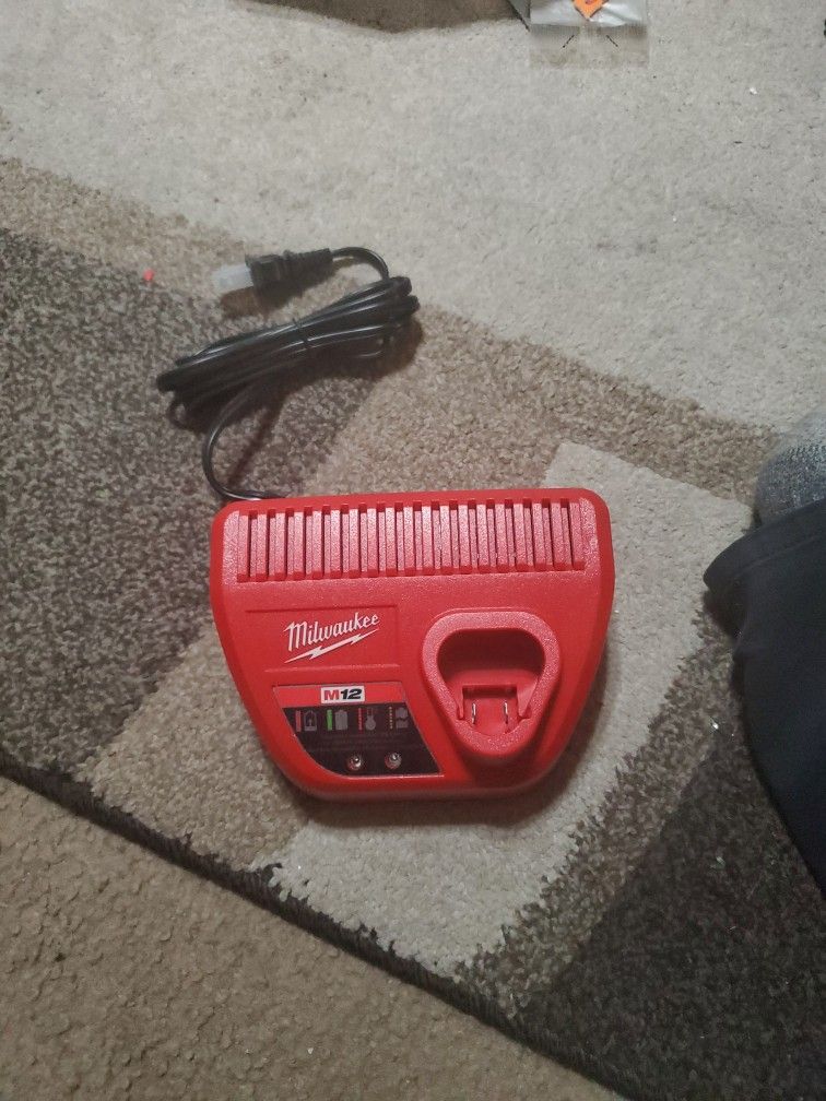 M12 Milwaukee Charger 