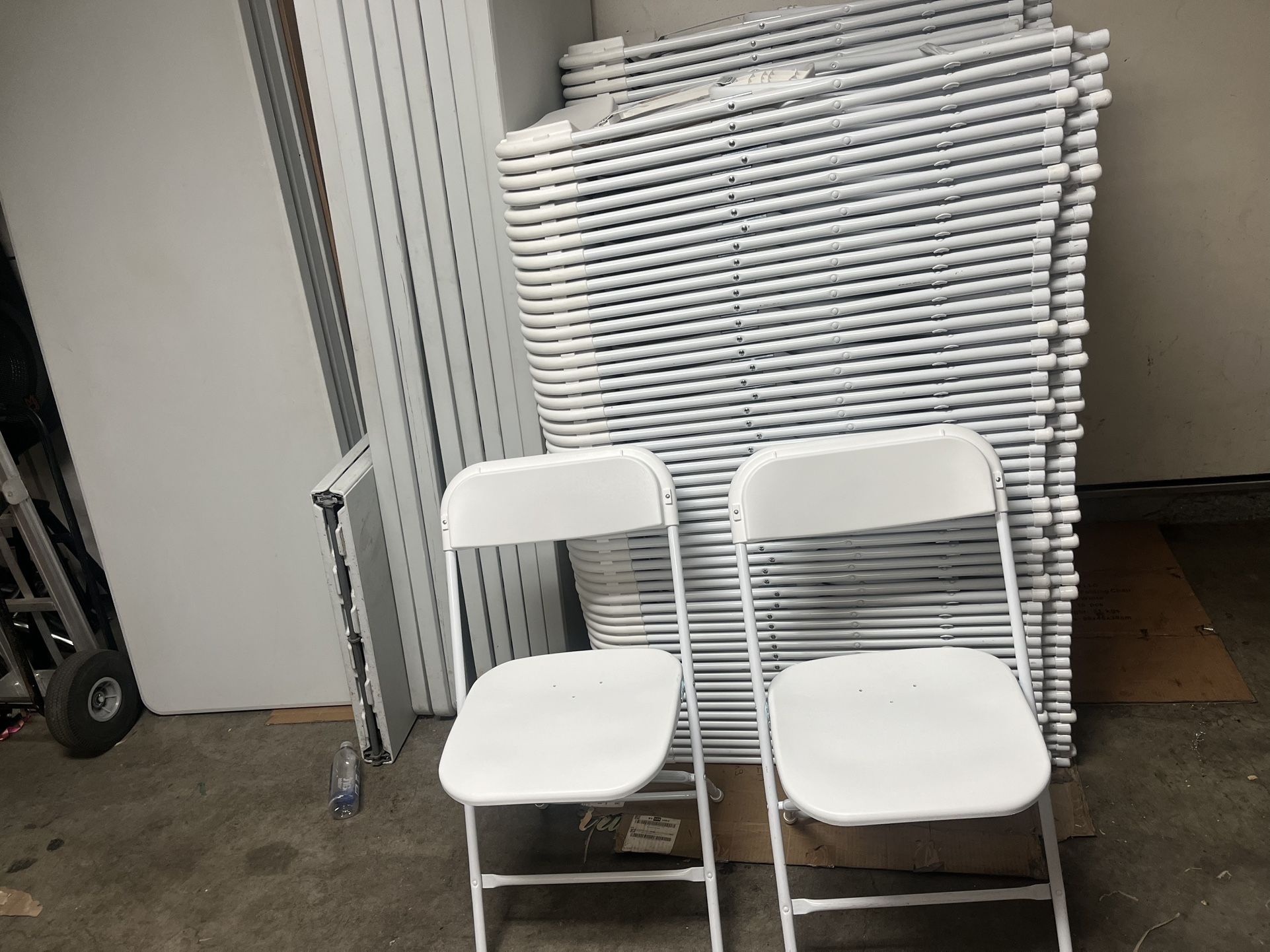 10 White Plastic Folding Chairs