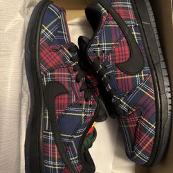 DS NEW NIKE SB NARDWUAR SIZE 8.5 & 9.5