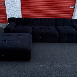 Free Delivery-Modular Sectional Sofa & Ottoman 