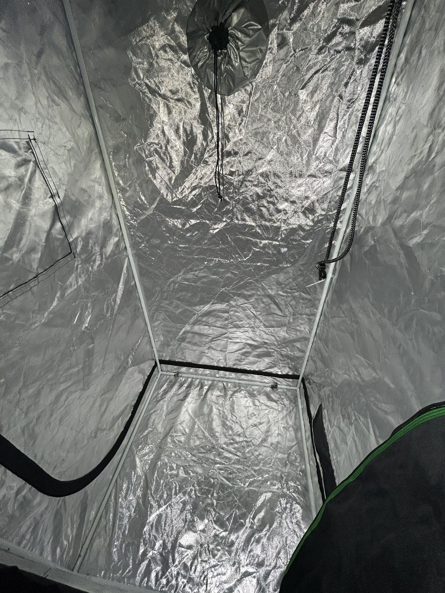 3 X 3 X 6 GROW TENT W/ EXTRA SUPPORT POLES