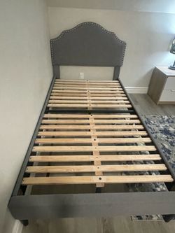 (2) twin beds