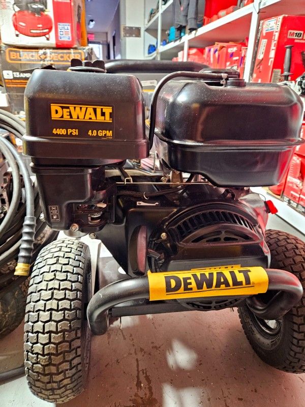 DEWALT GAS 4400 PSI PRESSURE WASHER HEAVY DUTY
