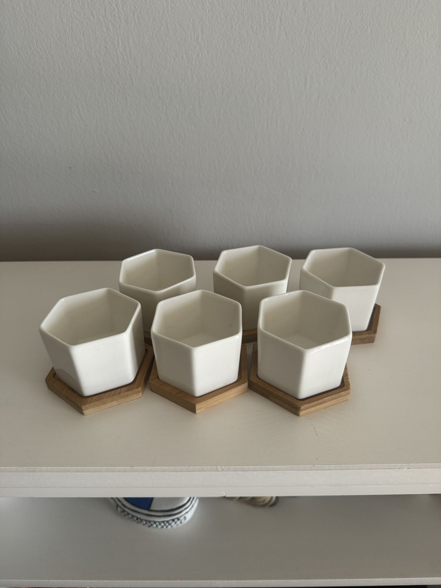 6 mini ceramic pots