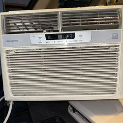 12,000 BTU Used Air Conditioner 