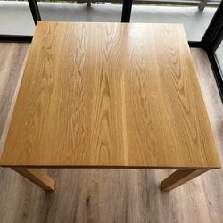 Solid Wood Oak High-Quality 38-inch Square Table