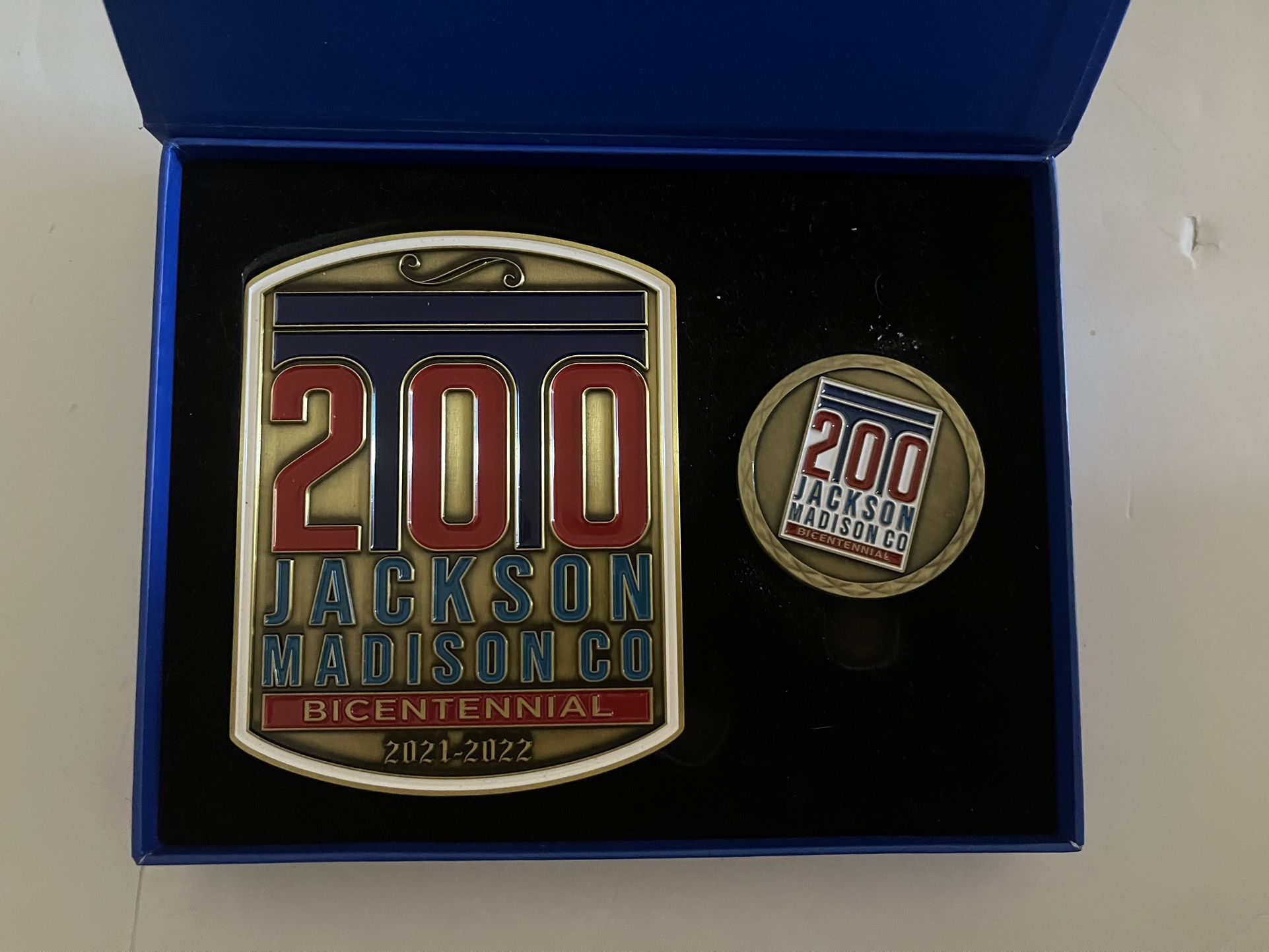 New rare and nice Jackson, Madison Co, TN 200 years a bicentennial plaque set