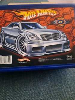 Hot wheel carry case 2005 tara
