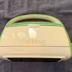 Cuttlebug Die Cutting & Embossing Machine – Works Great
