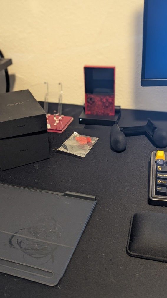 Analogue Pocket With Dock And Stand
