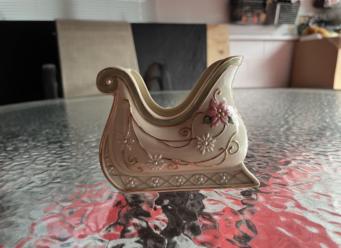 Lenox Sleigh