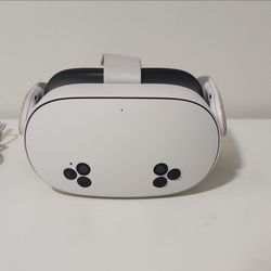 Send offers Meta Quest 3 VR Headset with everything included
